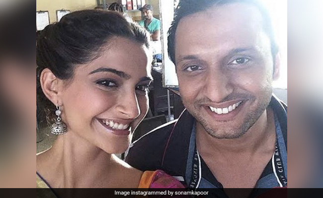 How Sonam Kapoor And Swara Bhasker Wished Their <i>Raanjhanaa</i> Co-Star Mohammed Zeeshan Ayyub On His Birthday