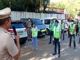 Drones, Spots For Buyers: Delhi Cops Assure Social Distancing In <i>Mandis</i> Drones, Spots For Buyers: Delhi Cops Assure Social Distancing In <i>Mandis</i>