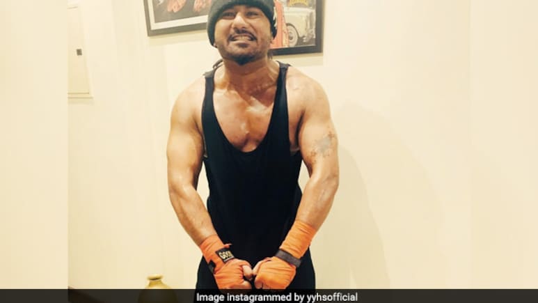 फिल्मफेयर कार्यक्रम में यो यो हनी सिंह की ओर से दी जाने वाली लाइव परफॉर्मेंस को लेकर दी गयी शिकायत