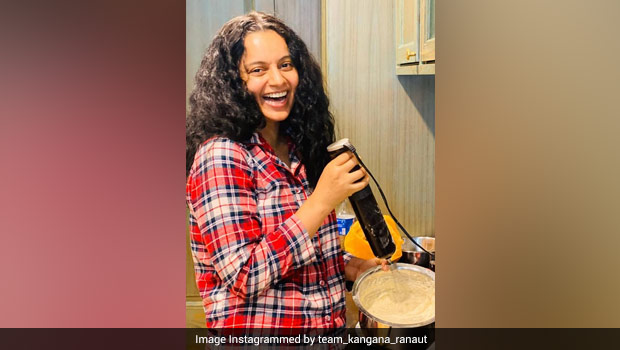 Kangana Ranaut Turns Baker In Her Latest Kitchen Experiment; See What She Made!