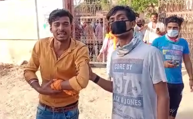 Coronavirus: सिवान में क्वारेंटाइन सेंटर में संदिग्धों ने किया पथराव, तोड़फोड़ की