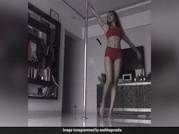 लॉकडाउन में बिग बॉस की एक्स कंटेस्टेंट ने शेयर किया धमाकेदार Video, धांसू अंदाज में किया Pole Dance लॉकडाउन में बिग बॉस की एक्स कंटेस्टेंट ने शेयर किया धमाकेदार Video, धांसू अंदाज में किया Pole Dance
