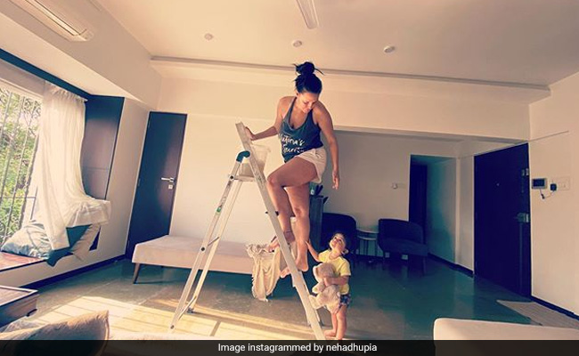A Glimpse Of Neha Dhupia's "Fan Moment" With Daughter Mehr