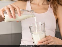 क्या आप भी रात में सोने से पहले पीते हैं दूध, तो जान लें इसके फायदे और नुकसान, किसे करना चाहिए इससे परहेज क्या आप भी रात में सोने से पहले पीते हैं दूध, तो जान लें इसके फायदे और नुकसान, किसे करना चाहिए इससे परहेज