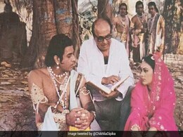 This Pic Of Dipika Chikhlia, Arun Govil As Sita And Ram From <I>Ramayan</i> Days Is Eighties Nostalgia This Pic Of Dipika Chikhlia, Arun Govil As Sita And Ram From <I>Ramayan</i> Days Is Eighties Nostalgia
