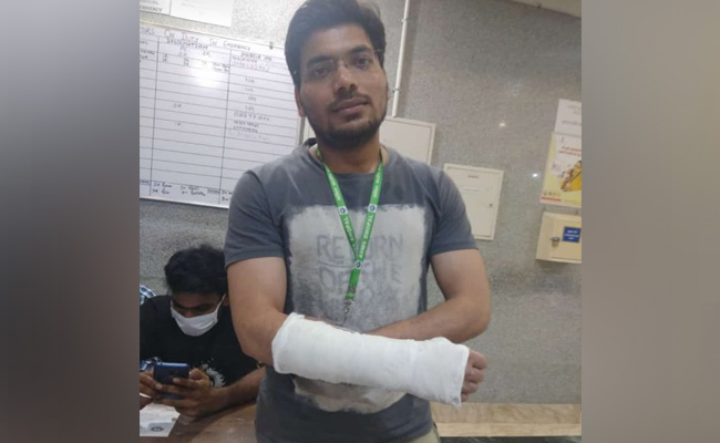 Bhopal Cops Accused Of Assaulting Doctors For "Spreading Coronavirus"