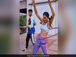 घर में कैद सारा अली खान ने किया हूला-हूप, Photo शेयर कर, शायरी में कही ये बात... घर में कैद सारा अली खान ने किया हूला-हूप, Photo शेयर कर, शायरी में कही ये बात...
