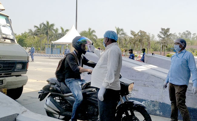 Special Passes To Cross Sealed Delhi-Noida Border, Thermal Scanning Must