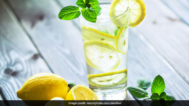 Lemon water is a low-calorie immunity-boosting drink