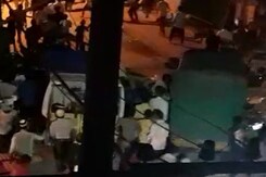 Mob Forces Quarantine Team To Retreat In Bengaluru, Damages Barricades Mob Forces Quarantine Team To Retreat In Bengaluru, Damages Barricades