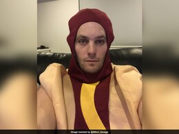New Zealand Cricketer Becomes "A Hotdog" After Mohammad Amir's "What To Do" Amid COVID-19 Tweet New Zealand Cricketer Becomes "A Hotdog" After Mohammad Amir's "What To Do" Amid COVID-19 Tweet