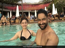 शेफाली जरीवाला पति पराग के साथ पूल में चिल करती आईं नजर, Photos शेयर कर बोलीं- अगली छुट्टियों का सपना शेफाली जरीवाला पति पराग के साथ पूल में चिल करती आईं नजर, Photos शेयर कर बोलीं- अगली छुट्टियों का सपना