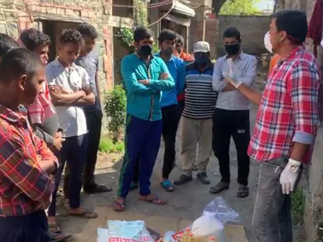 Srinagar Man Uses Father's Hajj Savings To Feed Poor Amid Coronavirus