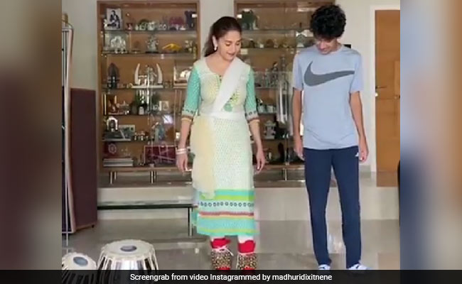 When Arin Went Into <I>Aaja Nachle</I> Mode With Mom Madhuri Dixit