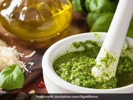 Watch | This Unique Basil Pesto Sauce Adds In The Goodness Of Spinach (Recipe Video)