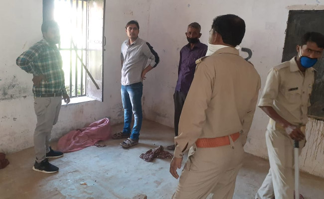 UP Coronavirus: भूख से परेशान होकर क्वारंटाइन सेंटर से 16 लोग भागे, 11 पकड़ लिए गए