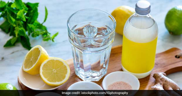 Summer Detox: How To Make Pink Salt Detox Water To Keep Yourself Hydrated In A Hot Summer Day