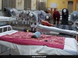हैदराबाद : कोरोनावायरस के मद्देनजर अस्पताल में क्वारैन्टाइन किए गए लोगों ने वार्ड में साथ पढ़ी नमाज़  हैदराबाद : कोरोनावायरस के मद्देनजर अस्पताल में क्वारैन्टाइन किए गए लोगों ने वार्ड में साथ पढ़ी नमाज़