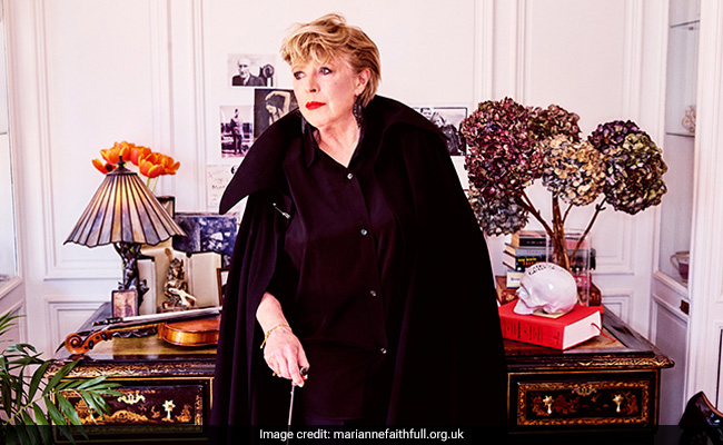 British Singer Marianne Faithfull Tested Positive For Coronavirus