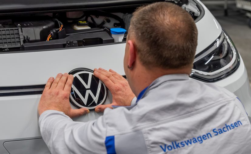 Volkswagen, Daimler Urge Germany To Boost Car Demand As Profits Plunge
