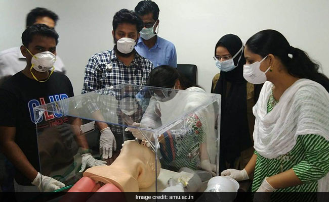 AMU Faculty Develop Protection Box For Health Workers