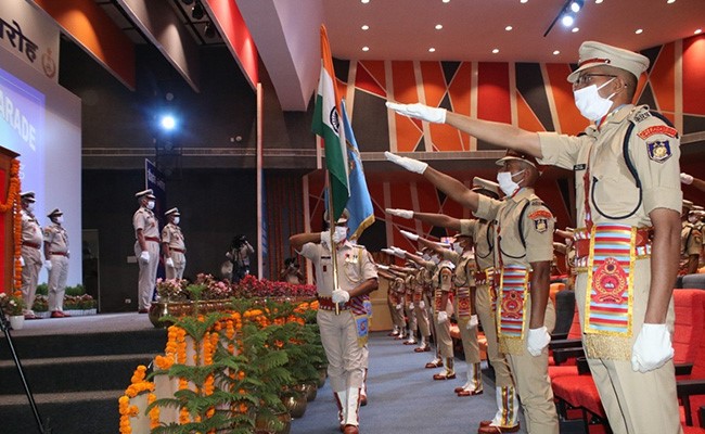 Lockdown: पहली बार वीडियो कॉन्फ्रेंसिंग के जरिए हुई सीआरपीएफ की पासिंग आउट सेरेमनी