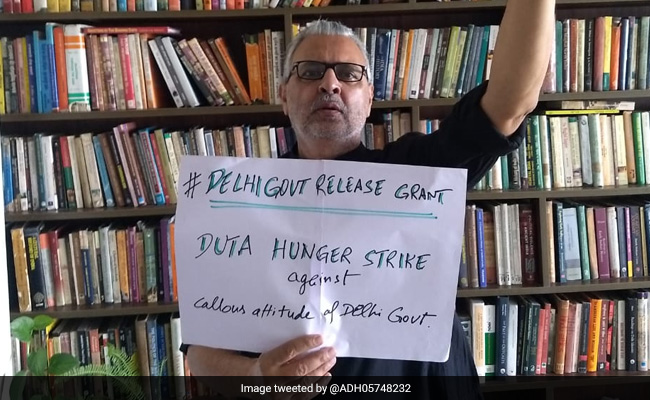 DUTA Observes Day-Long Hunger Strike To Protest Non-Payment Of Salaries To College Employees