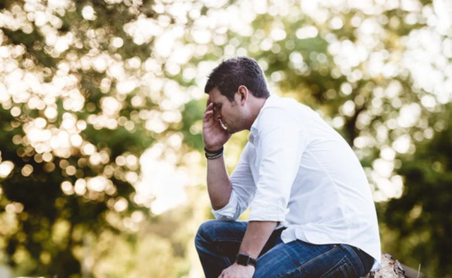 4 Effective Ways To Deal With Negative Thoughts