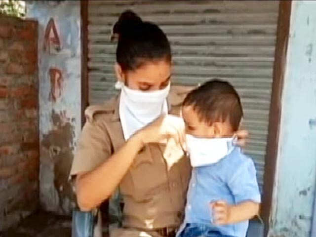 Policemen And Women Going Beyond The Call Of Duty