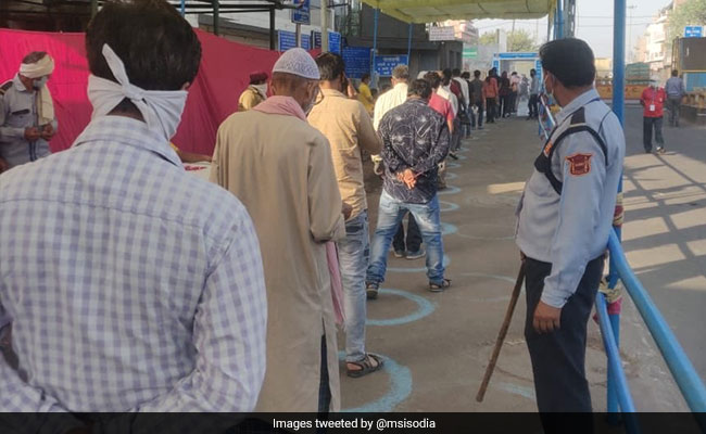 "Social Distancing At Azadpur <i>Mandi</i>": Delhi Minister Tweets Pictures