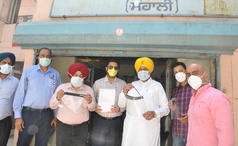 Mahindra Donates 3000 Face Shields To The Government Of Punjab