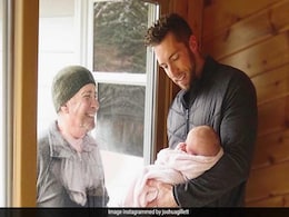 Grandfather Walks 6 Km To See Newborn Granddaughter Through Window Grandfather Walks 6 Km To See Newborn Granddaughter Through Window
