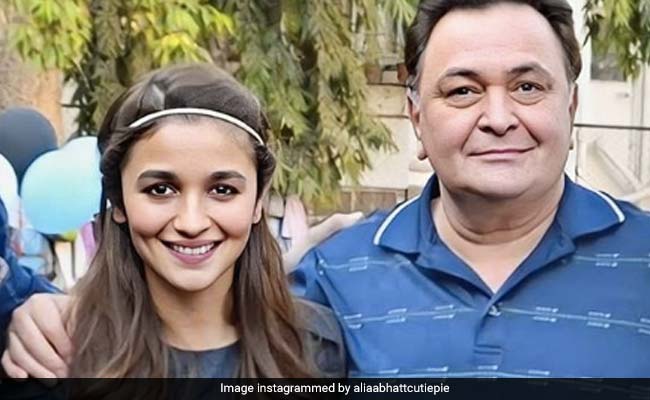 ऋषि कपूर के निधन की खबर सुन हॉस्पिटल पहुंची आलिया भट्ट, सोशल मीडिया पर वायरल हुआ Video