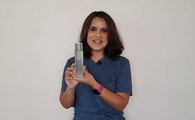 Beauty Review: We Tried The L'Oreal Paris Revitalift Crytal Micro-Essence For Clear Skin