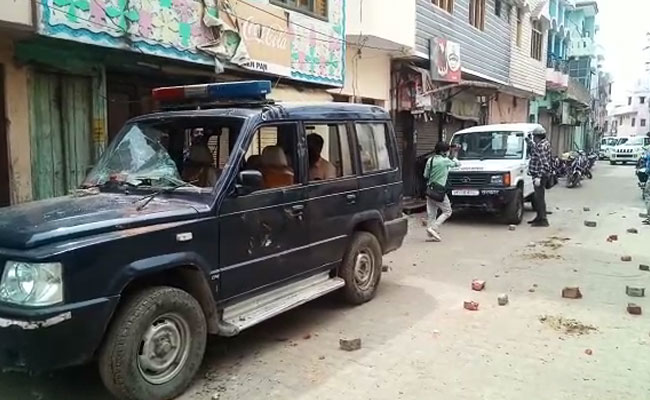 Doctors, Cops Escorting Possible COVID-19 Patient Attacked In Moradabad, UP