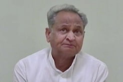 हमने बड़े पैमाने पर क्वारंटीन की व्यवस्था की: सीएम अशोक गहलोत हमने बड़े पैमाने पर क्वारंटीन की व्यवस्था की: सीएम अशोक गहलोत