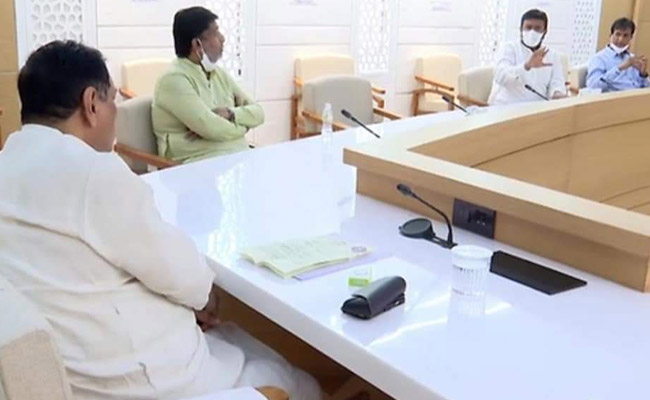 Gujarat Congress MLA Tests COVID-19 Positive Hours After Meeting Chief Minister