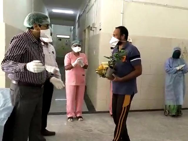 Karnataka Doctors Give Farewell To COVID-19 Patients Who Recovered
