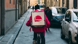 Viral: Man Gives His Meal To Food Delivery Executive; This Was His Emotional Response