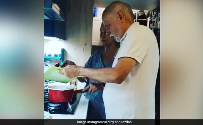 Alia Bhatt's Reaction To Parents Mahesh Bhatt And Soni Razdan's Cooking Post