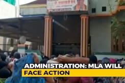 Maharashtra BJP MLA Defies Lockdown, Distributes Ration To People On His Birthday Maharashtra BJP MLA Defies Lockdown, Distributes Ration To People On His Birthday
