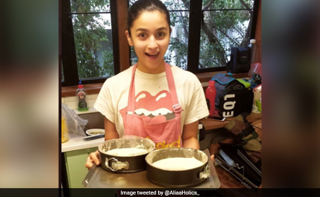 Alia Bhatt's Kitchen Smells Of Chocolate Cake And Banana Bread. We Want