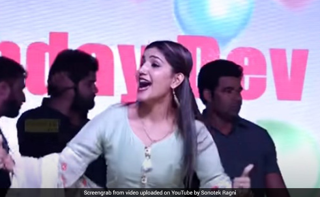 सपना चौधरी ने धमाकेदार डांस से यूट्यूब पर मचाया तहलका, 5 करोड़ से ज्यादा बार देखा गया Video