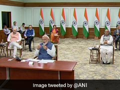 PM मोदी बोले- लॉकडाउन के बाद लोगों का धीरे-धीरे बाहर निकलना सुनिश्चित करने के लिये साझी रणनीति की जरूरत
