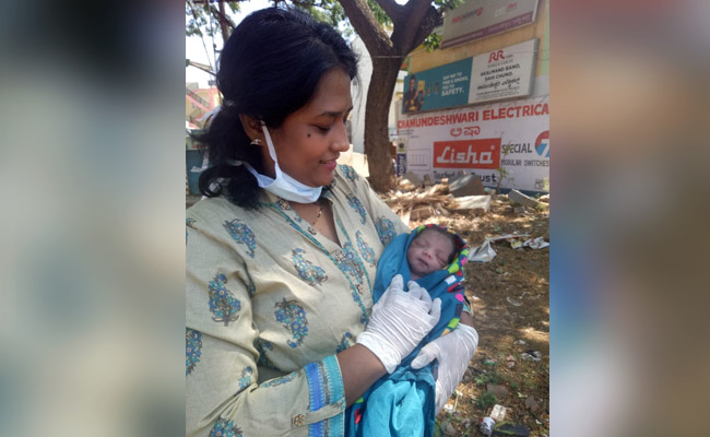 Bengaluru Dental Clinic Turns Into Labour Room Amid Lockdown