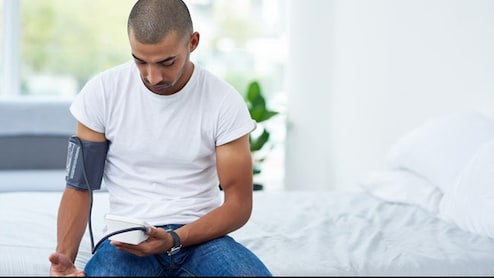 20 से 30 की उम्र में बढ़ता हाई ब्लड प्रेशर का खतरा, तनाव, जंक फूड और ये 4 गलत आदतें हैं वजह, जानें कैसे रखें BP को कंट्रोल