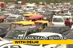 Delhi-Gurgaon Border Shut, Hundreds Of Pedestrians Protest, Traffic Chaos Delhi-Gurgaon Border Shut, Hundreds Of Pedestrians Protest, Traffic Chaos