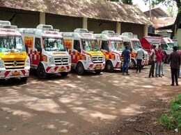 कोरोना से जंग में 24 घंटे काम में जुटी एंबुलेंस टीमें, लेकिन महीनों से नहीं मिल रही है सैलरी कोरोना से जंग में 24 घंटे काम में जुटी एंबुलेंस टीमें, लेकिन महीनों से नहीं मिल रही है सैलरी