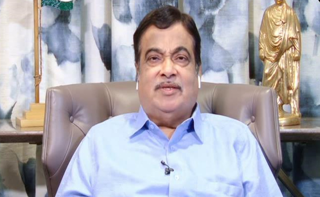 केंद्रीय मंत्री नितिन गडकरी ने कहा, "सरकार वाहन कबाड़ नीति पेश करने की तैयारी में"