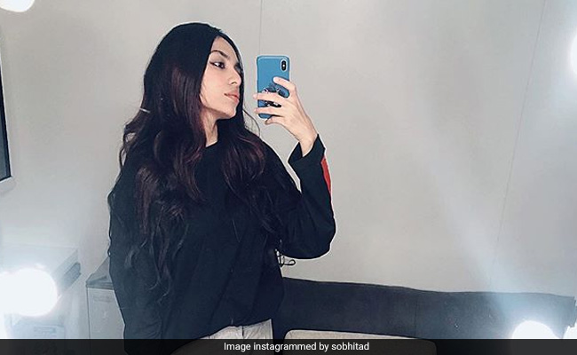 Sobhita Dhulipala Posts Mirror Selfies With Haters-Special Caption